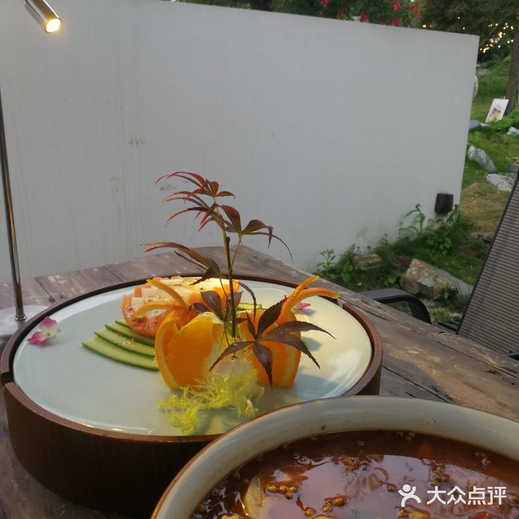 享受美食与美景