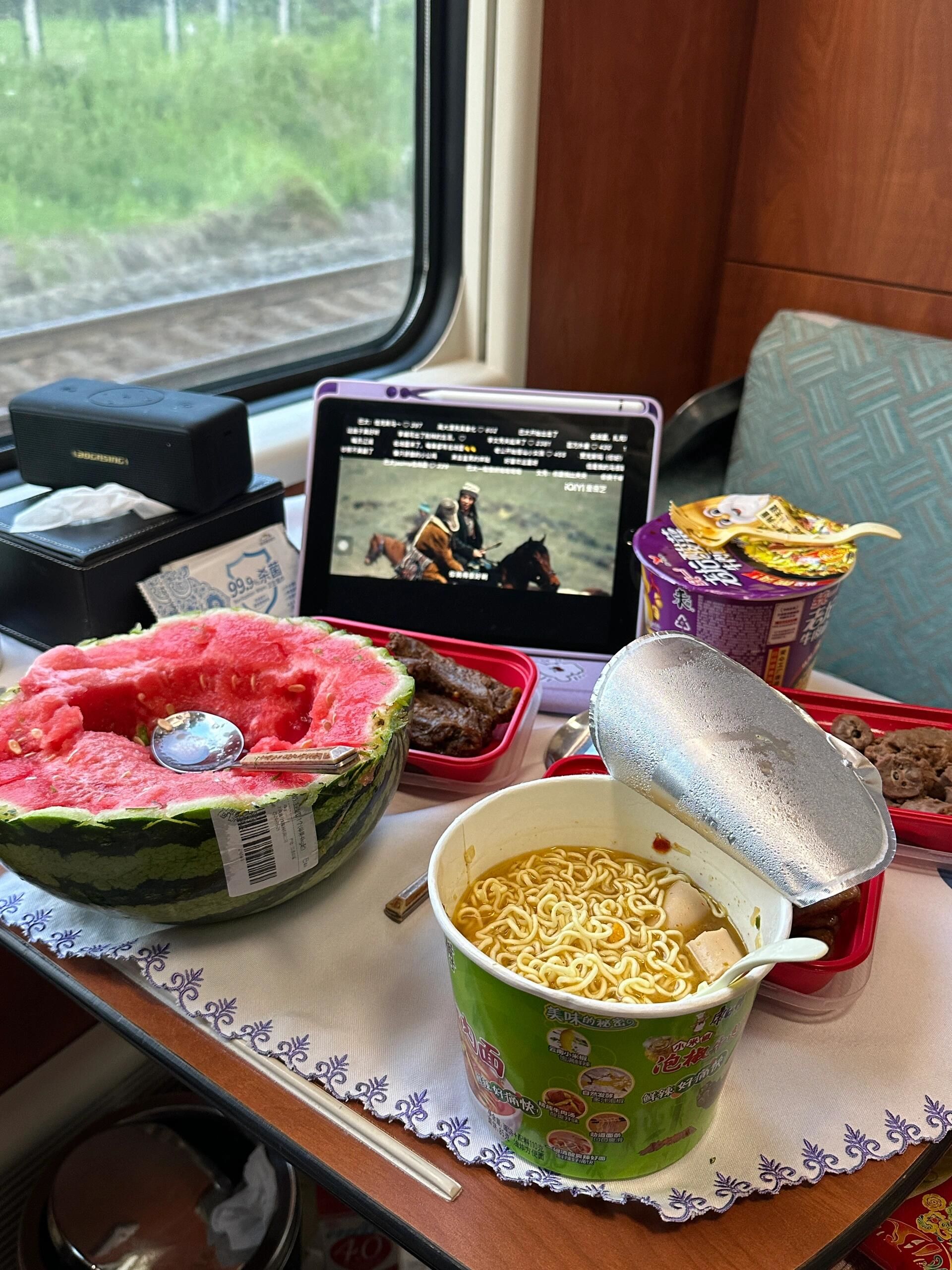 新疆旅途,火车上的标间初体验(高级软卧)