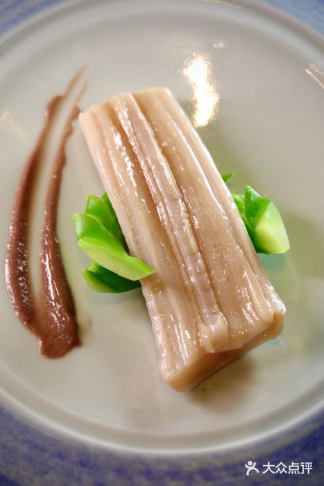 广州文华东方酒店·江-由辉师傅主理鸡油堂灼加拿大象拔蚌扒图片