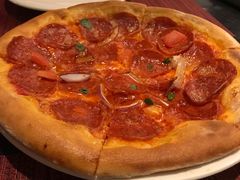 腊肠披萨-WOLFGANG PUCK KITCHEN & BAR(迪士尼小镇店)