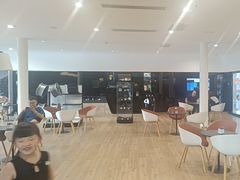 -贵州贵星奔驰4S店(观山湖店)