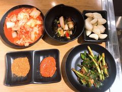 -肉甲韩国木炭烤肉(新壹街1店)