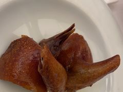 玻璃皮润烧乳鸽-北京厨房(西安SKP店)