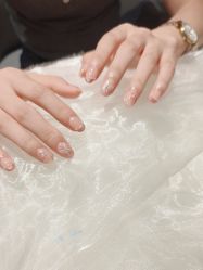 -丽心自助美甲美睫