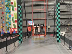 -极限PLAY运动娱乐新世界·团建派对潮玩休闲馆·室内蹦极高空游乐园
