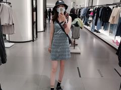 -优衣库(上海正大广场店)