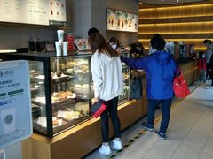 面包甜点陈列柜-星巴克(新达汇三林店)