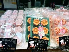 -同济大学本部学苑饮食广场