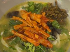 -百春原湖南牛肉粉(百联世纪店)