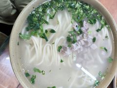 -亮亮面馆(经六路店)