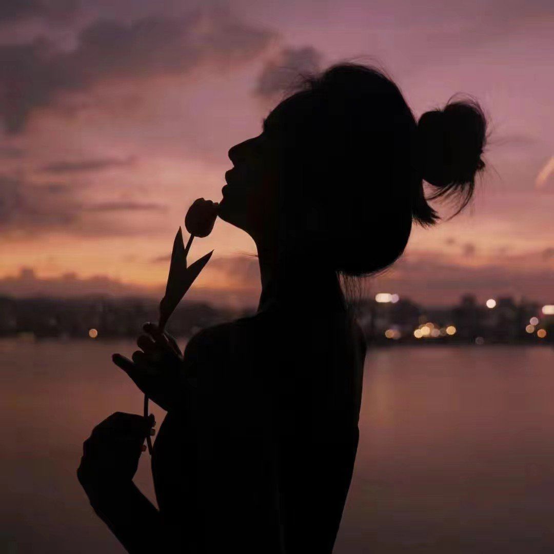 清新简约女头像