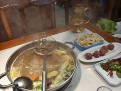 -乡土黄·鲜牛肉火锅·小龙虾(兴业街店)