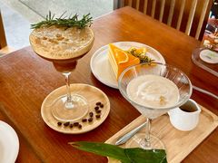 -Chom Cafe and Restaurant