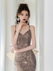 -衣贝姿婚纱礼服馆
