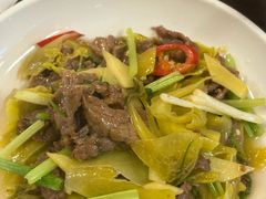 黄瓜炒牛肉-盛中钰广味小馆