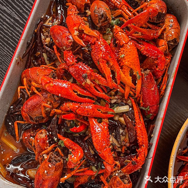 哎呦喂‼️又到了炫小龙虾的季节啦🦞