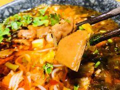 -八月美食小馆(银泰城总店)