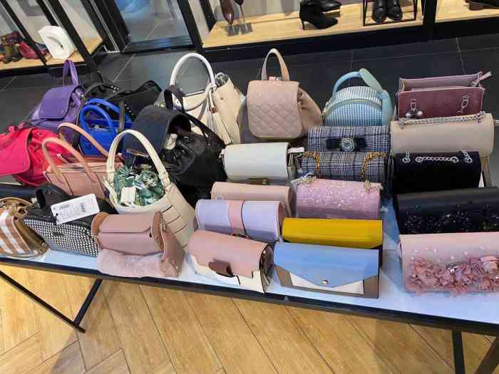 星期六专柜-"这款鞋160元,虽然我也不穿高跟鞋,看看."-大众点评移动版