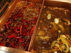 -老牌坊云南鱼豆花火锅(爱建店)