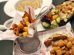 -露露家咖啡店