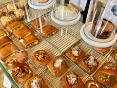 -VERIE BAKEHOUSE