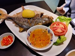 香煎鲳鱼-大头虾越式风味餐厅(光明广场店)