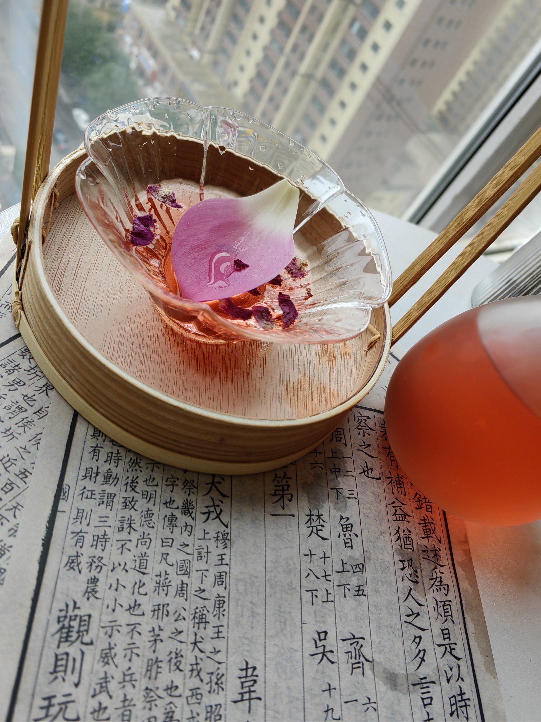 小酌一杯荷花酒,卖花娘94