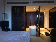 -三亚湾海居铂尔曼度假酒店