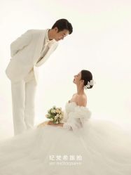 -纪梵希旅拍婚纱摄影(大连总店)