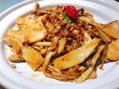 -黄泥岗·地道湖北菜(奥特莱斯店)