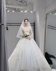 -Lady  Jane高端婚纱礼服馆
