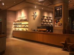 -星巴克臻选(杭州嘉里中心1F店)