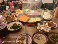 -巴卤社老火锅(财富店)