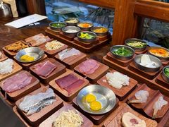 -银米·云南传统过桥米线(双廊黑金冠店)