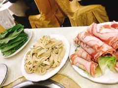 -渝君重庆火锅(嘉宾路店)