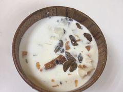 -志龙皇冠吃货椰子铺