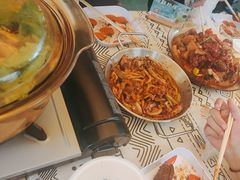 -满格嗦新疆椒麻鸡火锅.炒米粉(川大江安校区店)