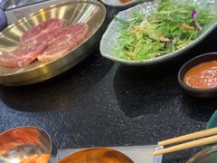 -臻牛烤肉