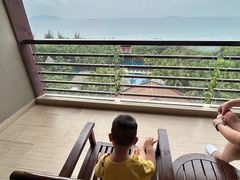 -三亚湾海居铂尔曼度假酒店