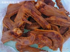 买了很多鸭翅膀-老天母卤味专家(南方商城店)