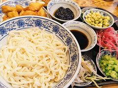 老北京炸酱面-门框胡同百年卤煮(新街口店)