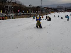 -采薇庄园四季滑雪场