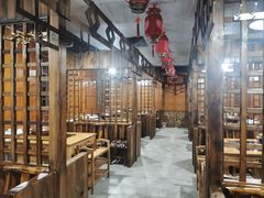 大堂-果松木炭酸菜铜火锅·外婆参鸡汤