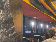 -雍容荟帝王蟹活龙虾展台自助(IFS黑金店)