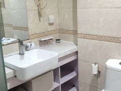 -德全心悦酒店(北京金台路地铁站店)