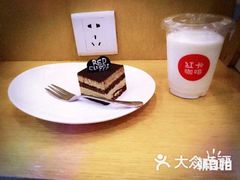 -红卡Cafe(尚8里店)