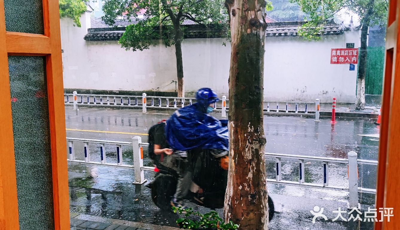 街边令少女心满意足的国风甜品店