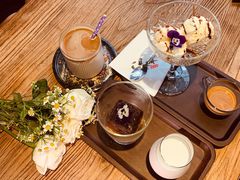 招牌现煮奶茶-84那年咖啡馆(李沧万达店)