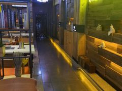 大堂-河坝烧烤串城(金达莱店)
