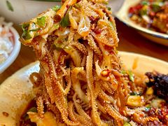 -拈签一笑黄牛肉辣卤串串